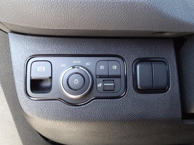 Used 2023 Mercedes-Benz Sprinter 2500 image 11