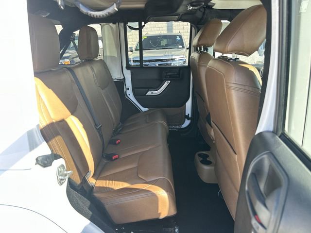 Used 2016 Jeep Wrangler Unlimited Rubicon w/ Connectivity Group image 22