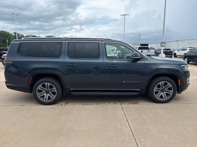 Used 2024 Jeep Wagoneer L Series II w/ Flexible Seating Group AWD/4WD image 2