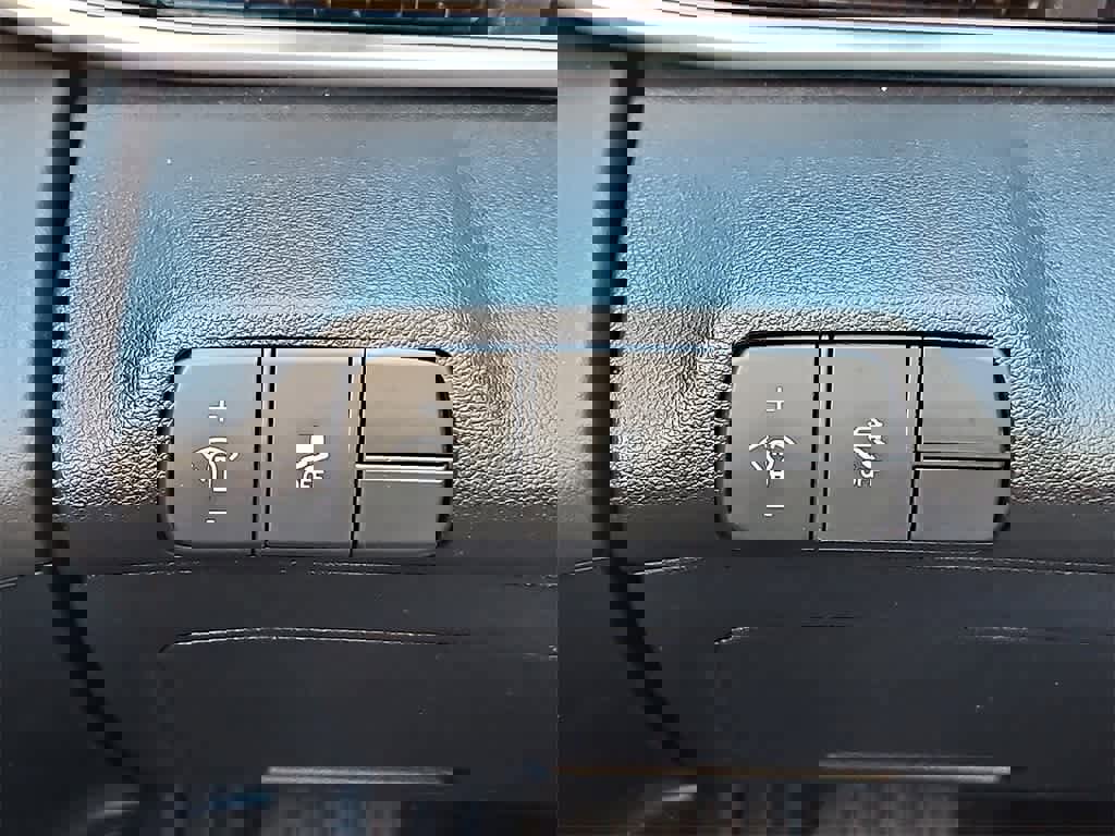 Certified 2024 Hyundai Elantra SEL w/ Convenience Package image 22