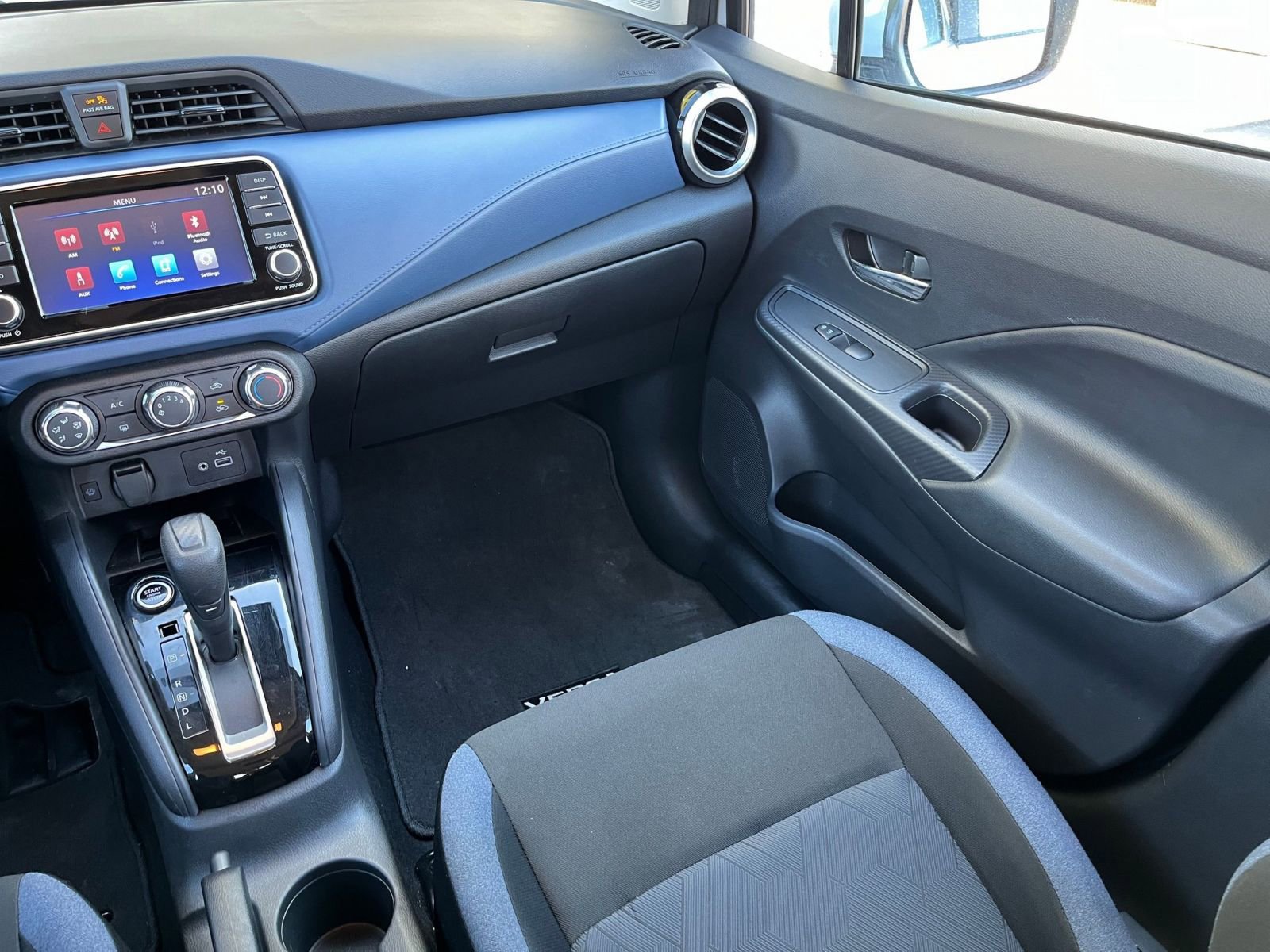 Used 2025 Nissan Versa SV image 31