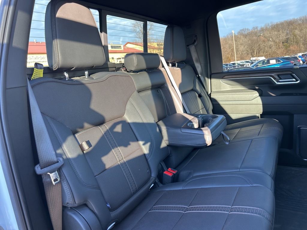 Used 2025 Chevrolet Silverado 2500 High Country w/ Technology Package AWD/4WD image 46