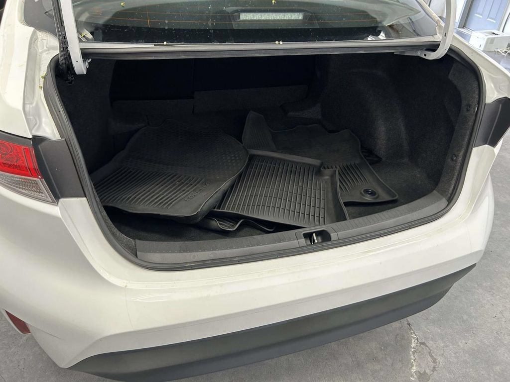 Certified 2025 Toyota Corolla LE FWD image 10