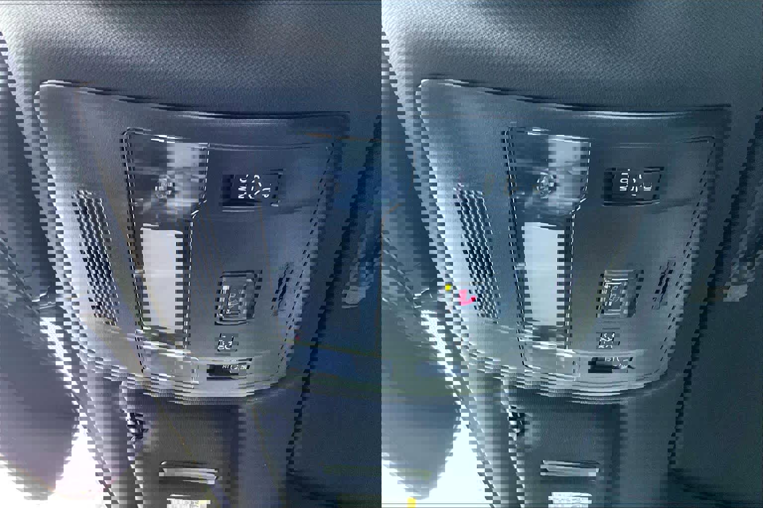 Used 2025 Lexus IS 350 F Sport w/ Navigation Package image 32