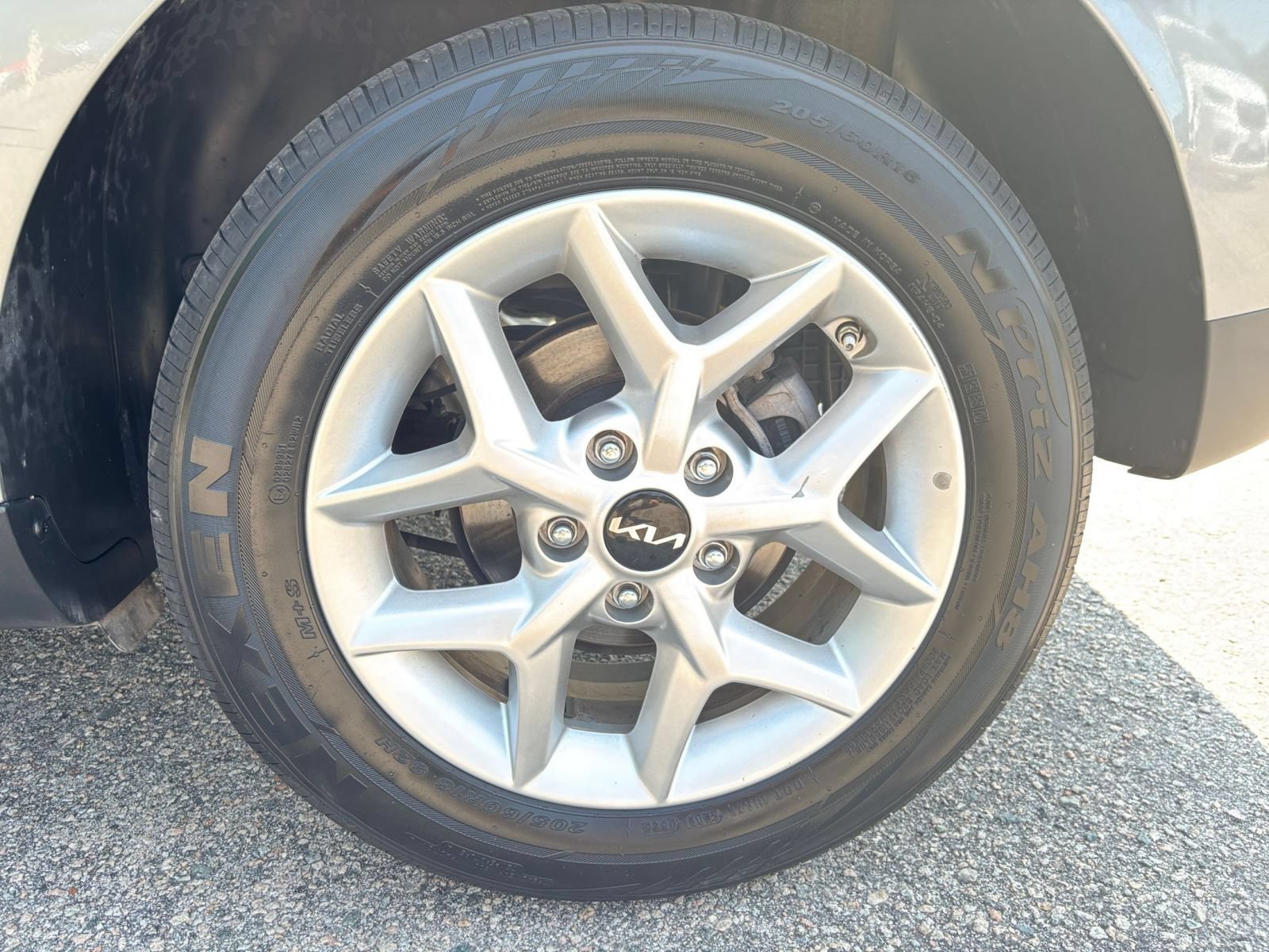 Used 2025 Kia Soul LX w/ LX Technology Package FWD image 27