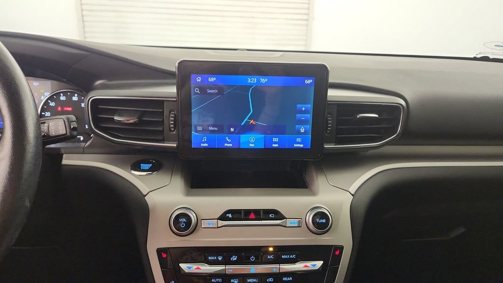 Used 2022 Ford Explorer XLT w/ Equipment Group 202A AWD/4WD image 28
