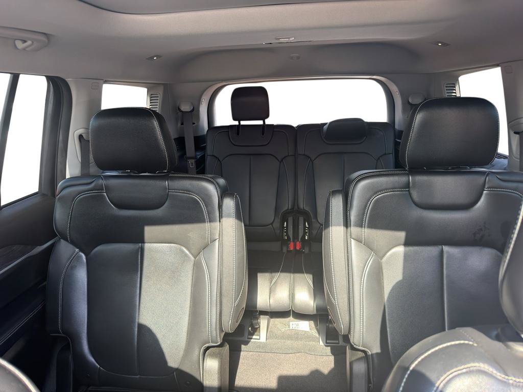 Used 2022 Jeep Grand Cherokee L Limited AWD/4WD image 8