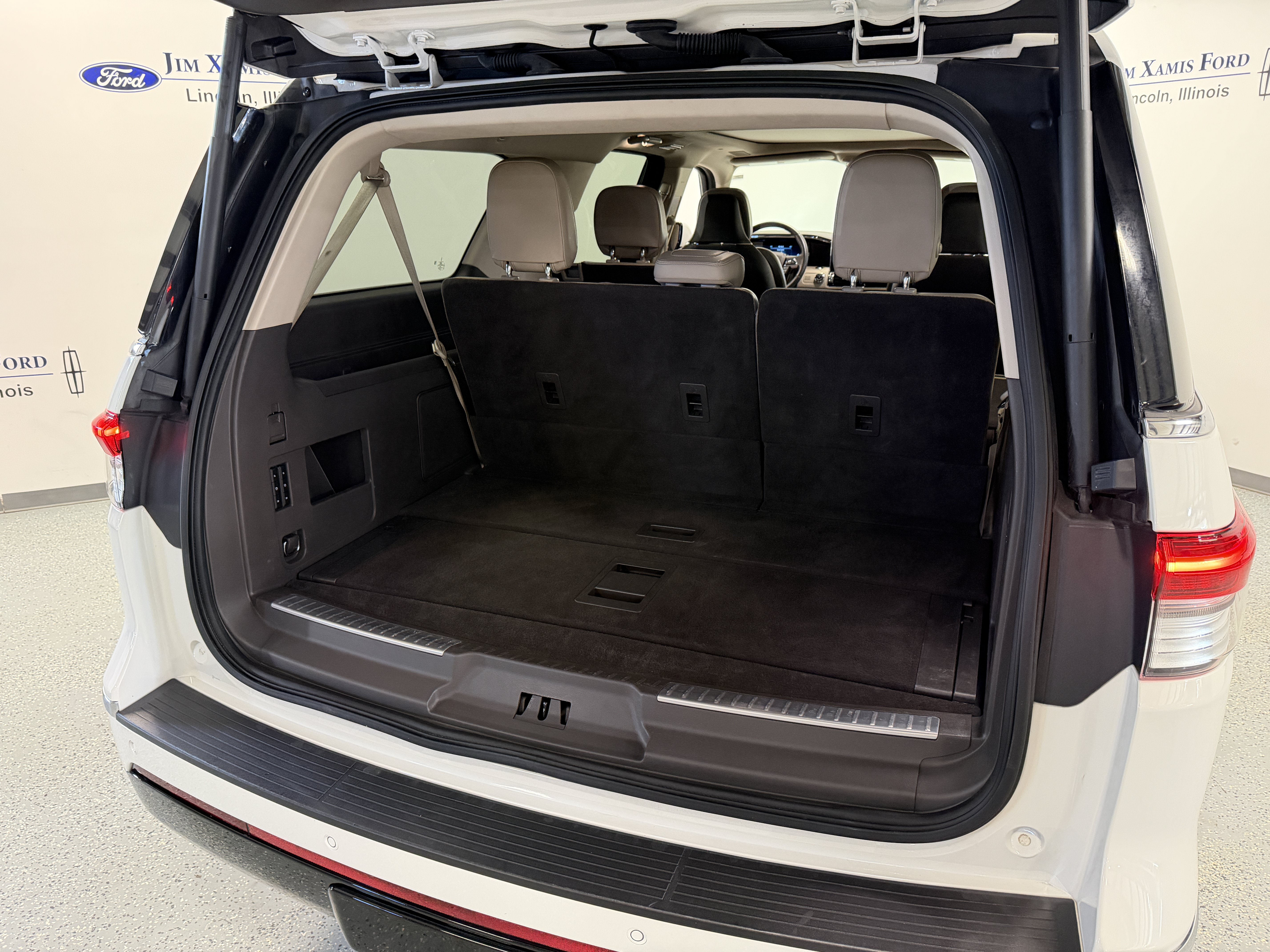 Used 2023 Lincoln Navigator L Reserve AWD/4WD image 28
