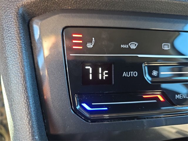 Used 2023 Volkswagen Tiguan SE image 30