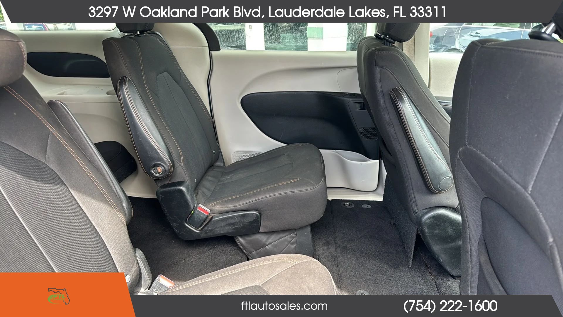 Used 2018 Chrysler Pacifica LX FWD image 34