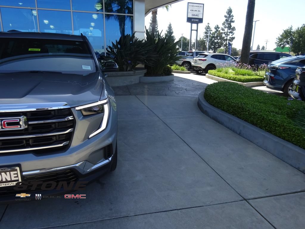 Certified 2025 GMC Acadia Elevation FWD image 32