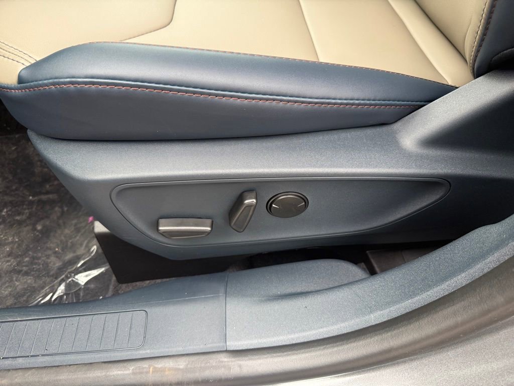 New 2026 Ford Maverick Lariat image 7