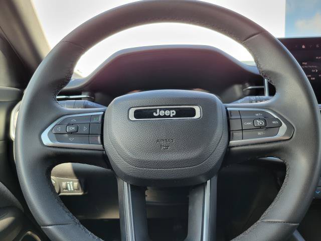 Used 2024 Jeep Compass Latitude AWD/4WD image 10