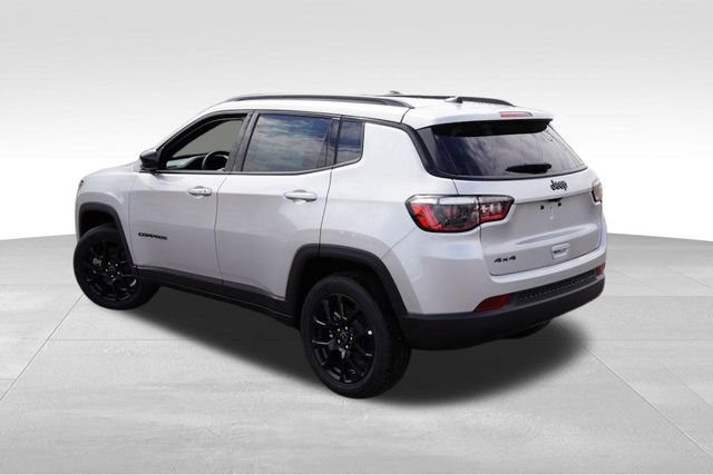 New 2025 Jeep Compass Latitude w/ Sun & Sound Group image 5