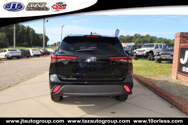 Used 2021 Toyota Highlander LE FWD image 6