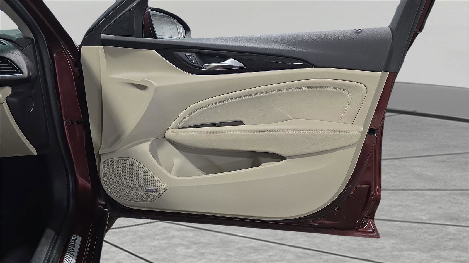 Used 2018 Buick Regal Essence w/ Driver Confidence Package #1 image 15