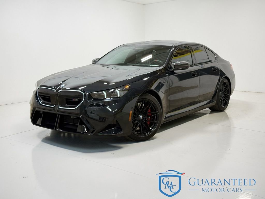Used 2025 BMW M5 w/ Carbon Package image 2