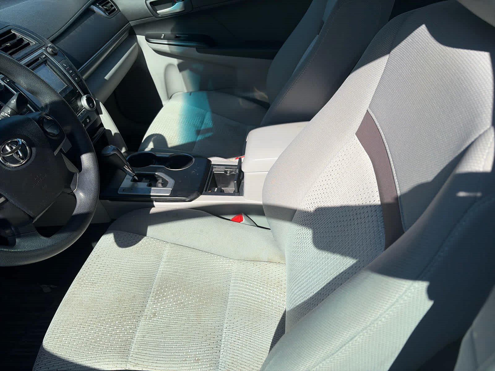 Used 2012 Toyota Camry LE FWD image 6