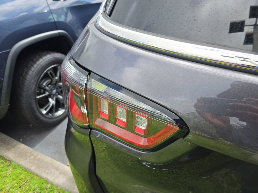 Used 2023 Jeep Compass Sport image 8