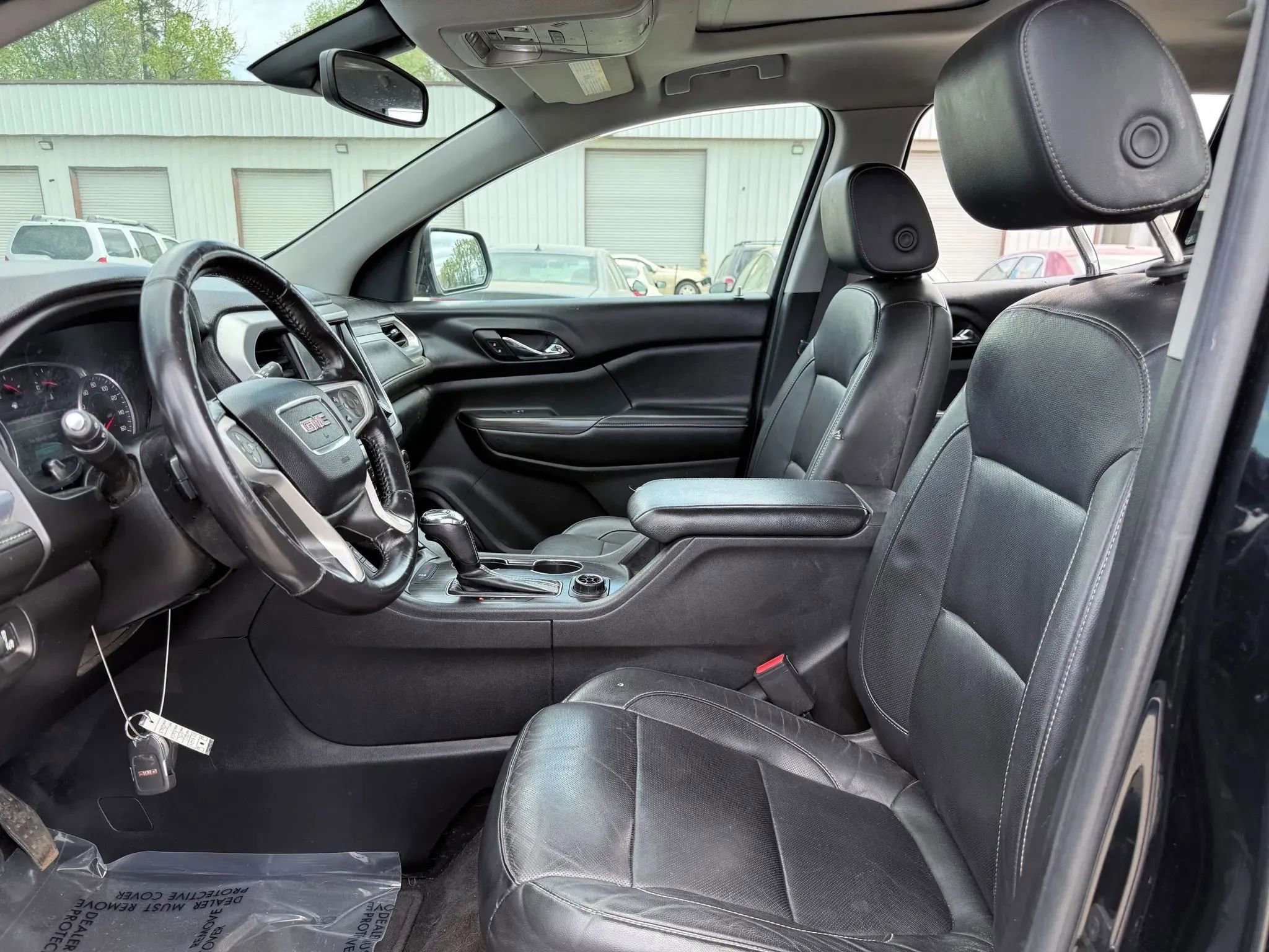 Used 2017 GMC Acadia SLT w/ LPO, Floor Liner Package image 2