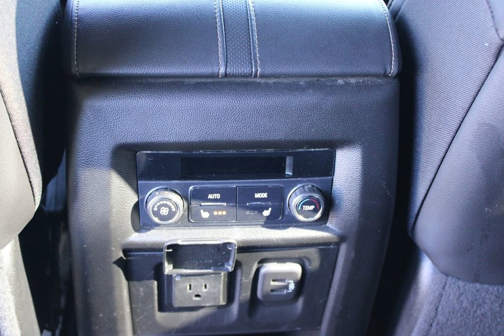 Used 2023 Chevrolet Traverse Premier image 21