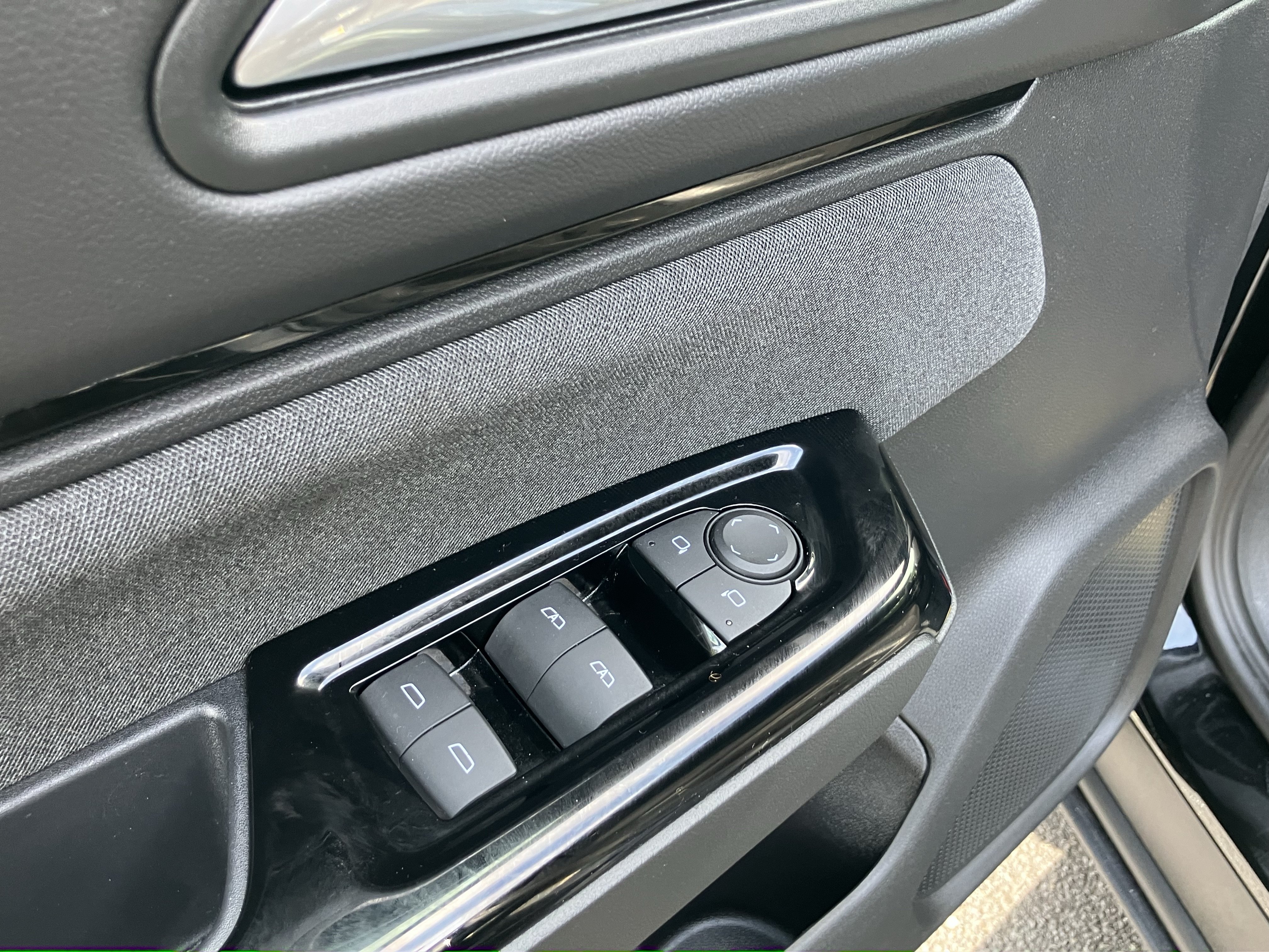 Used 2024 Honda Prologue EX image 15