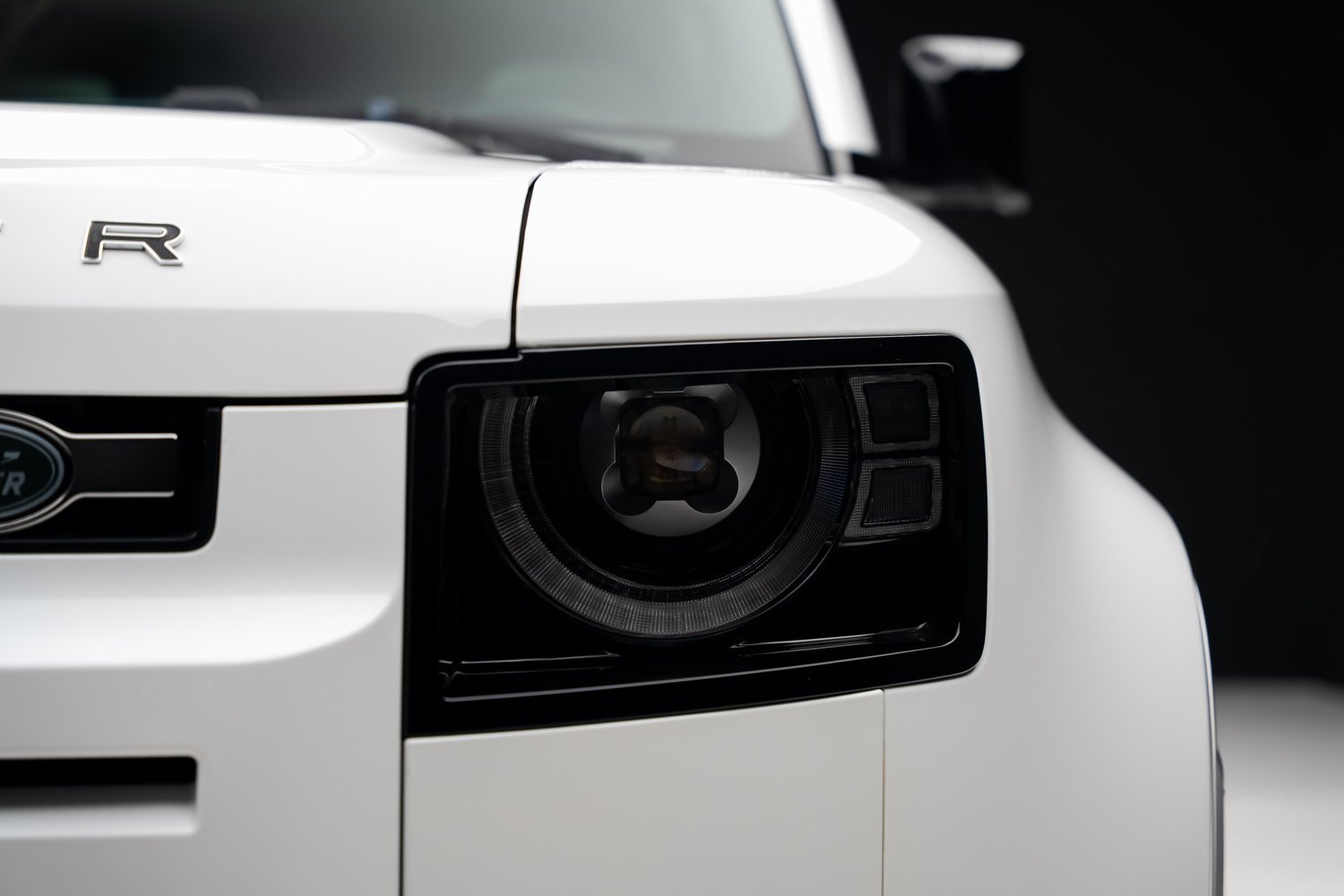 Used 2023 Land Rover Defender 130 First Edition image 9