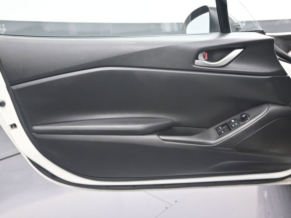 Used 2020 MAZDA MX-5 Miata Sport image 11