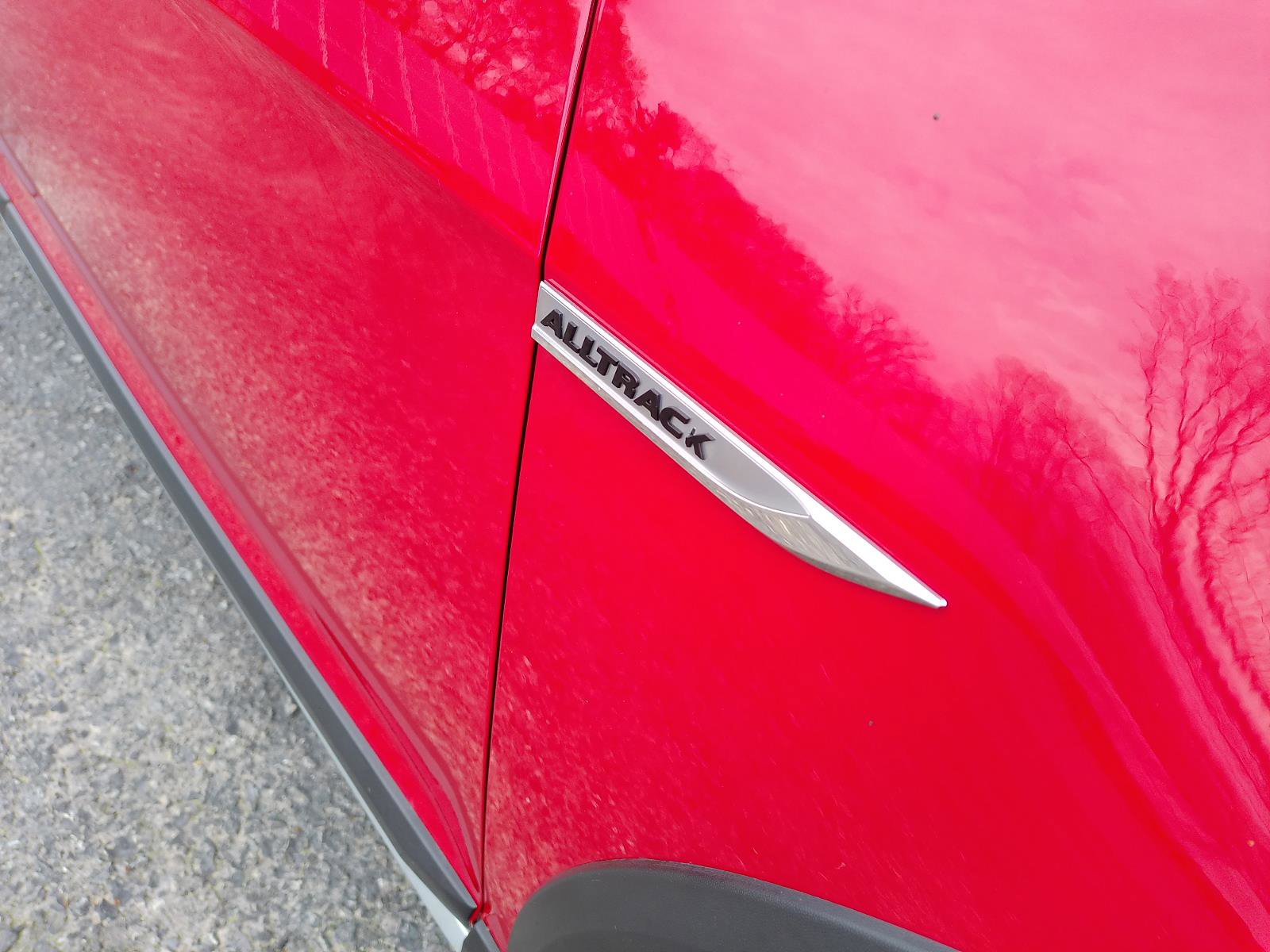 Used 2017 Volkswagen Golf Alltrack SE AWD/4WD image 4