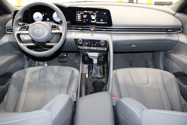 Used 2024 Hyundai Elantra SEL image 22