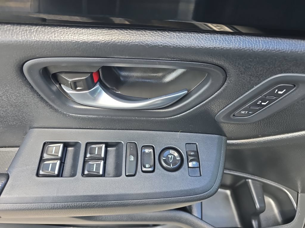Used 2025 Honda Pilot EX-L image 22