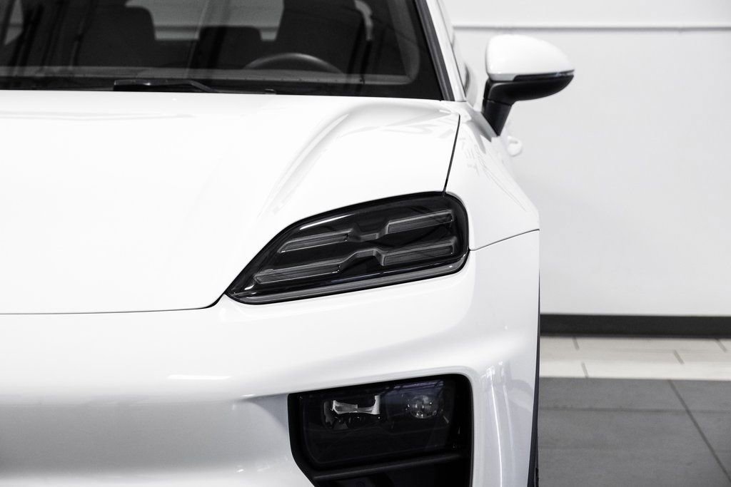 Used 2024 Porsche Macan 4 Electric image 49