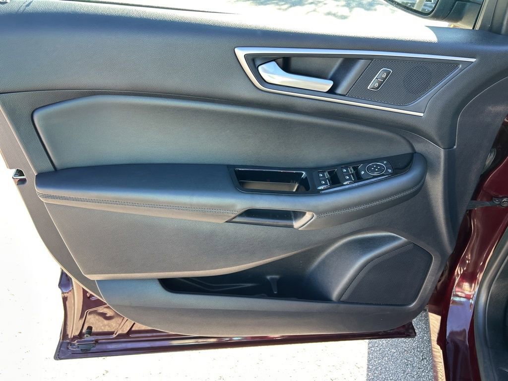 Used 2020 Ford Edge SEL w/ Cold Weather Package image 17