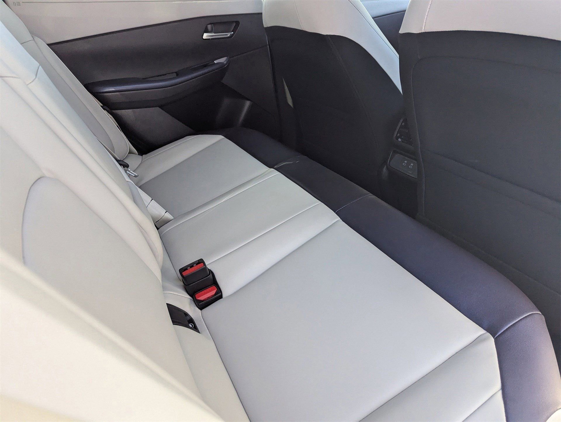 New 2026 Nissan Leaf SV+ w/ Floor Mat Package (SV+) image 21