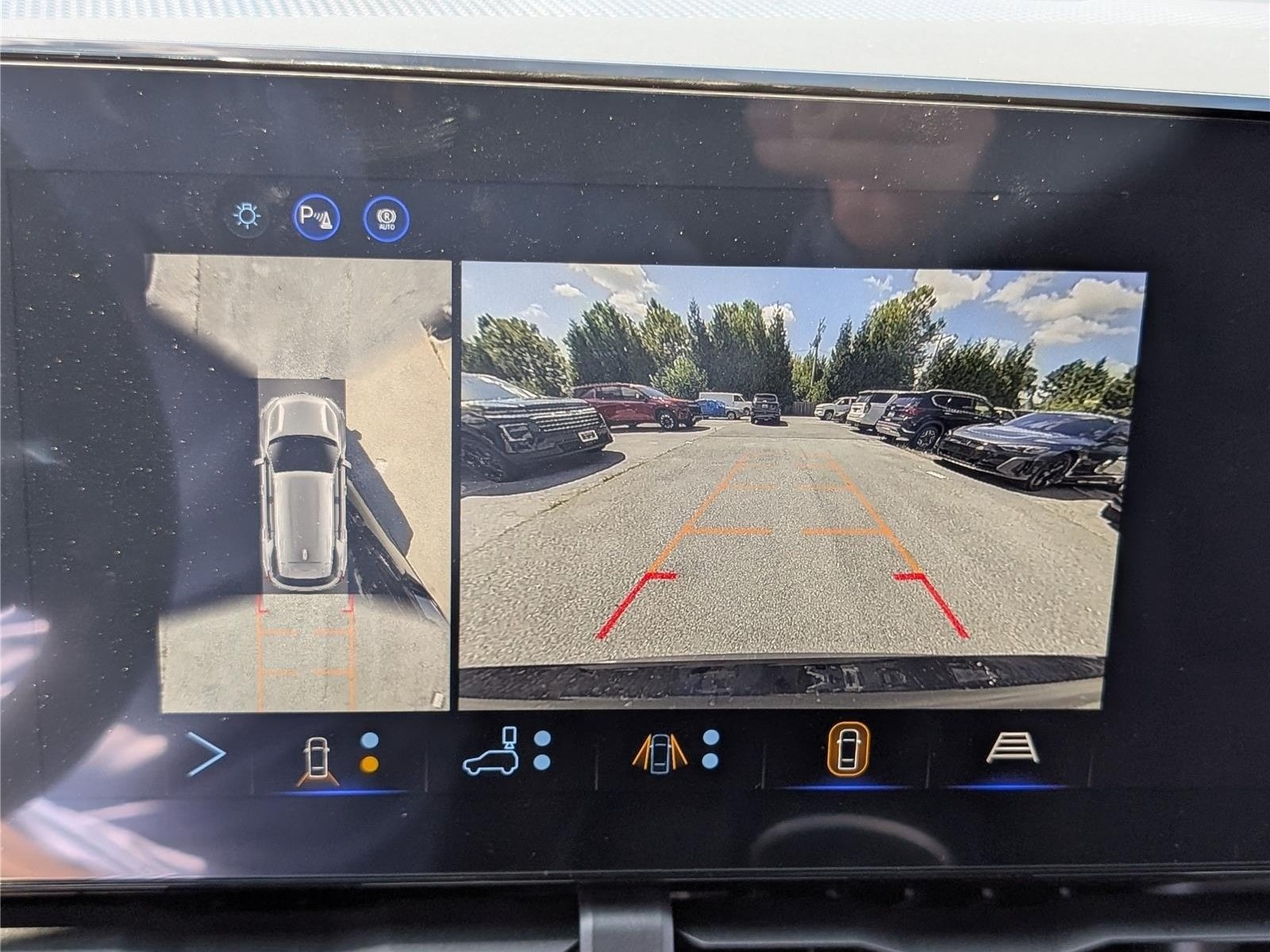 New 2027 Chevrolet Equinox LT w/ Safety and Technology Package AWD/4WD image 22