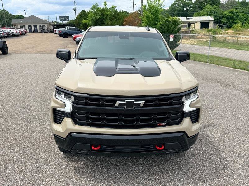 Used 2022 Chevrolet Silverado 1500 LT Trail Boss w/ Convenience Package II AWD/4WD image 9