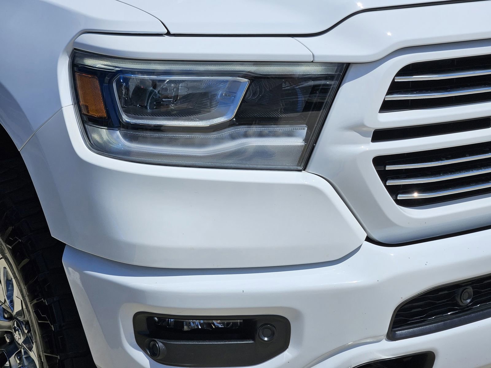 Used 2024 RAM 1500 Laramie AWD/4WD image 9