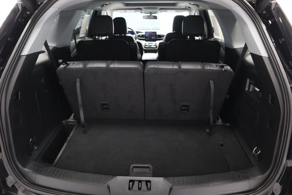 Certified 2022 Ford Explorer XLT w/ Equipment Group 202A image 18