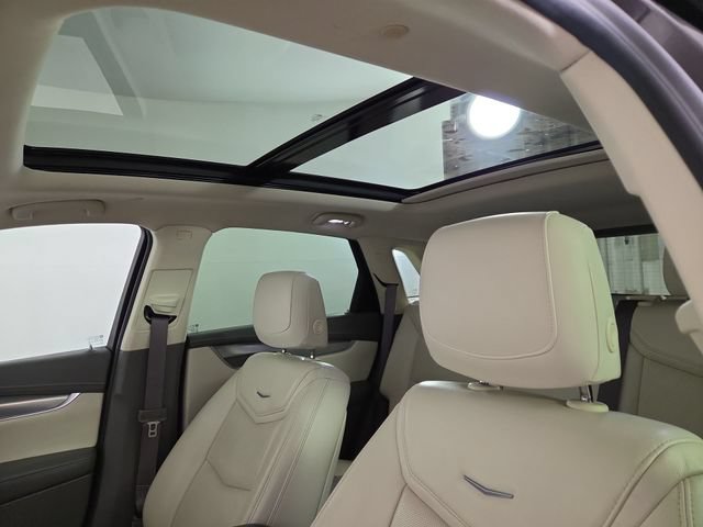 Used 2018 Cadillac XT5 Luxury w/ Driver Awareness Package FWD image 31