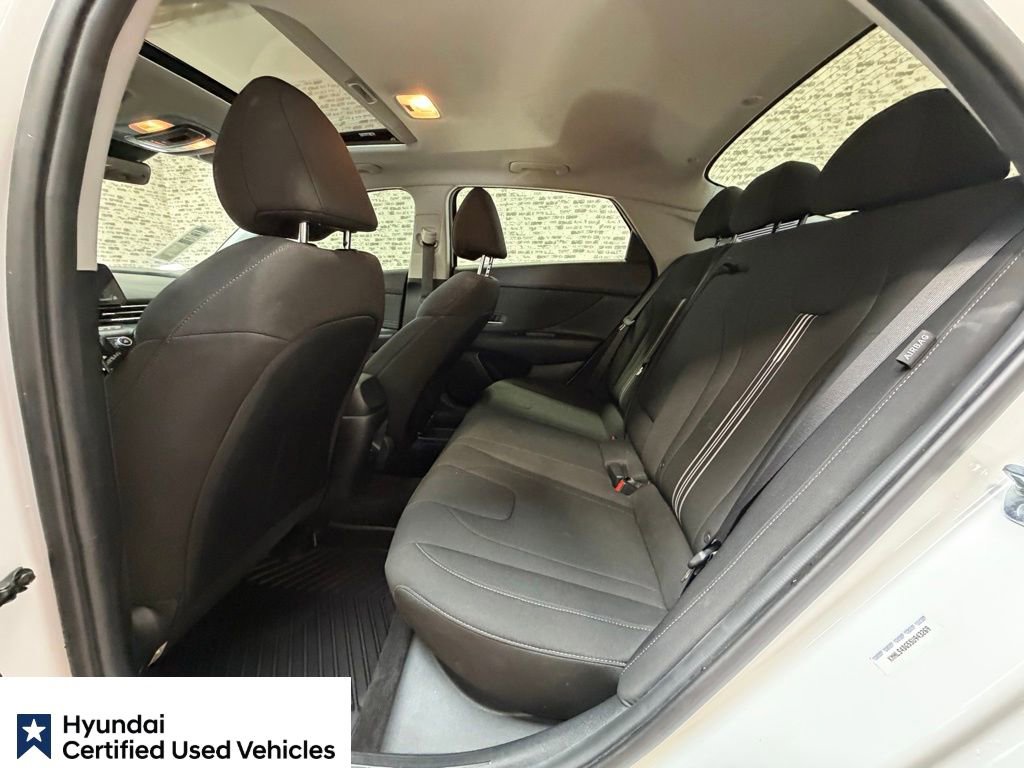 Certified 2025 Hyundai Elantra SEL FWD image 16