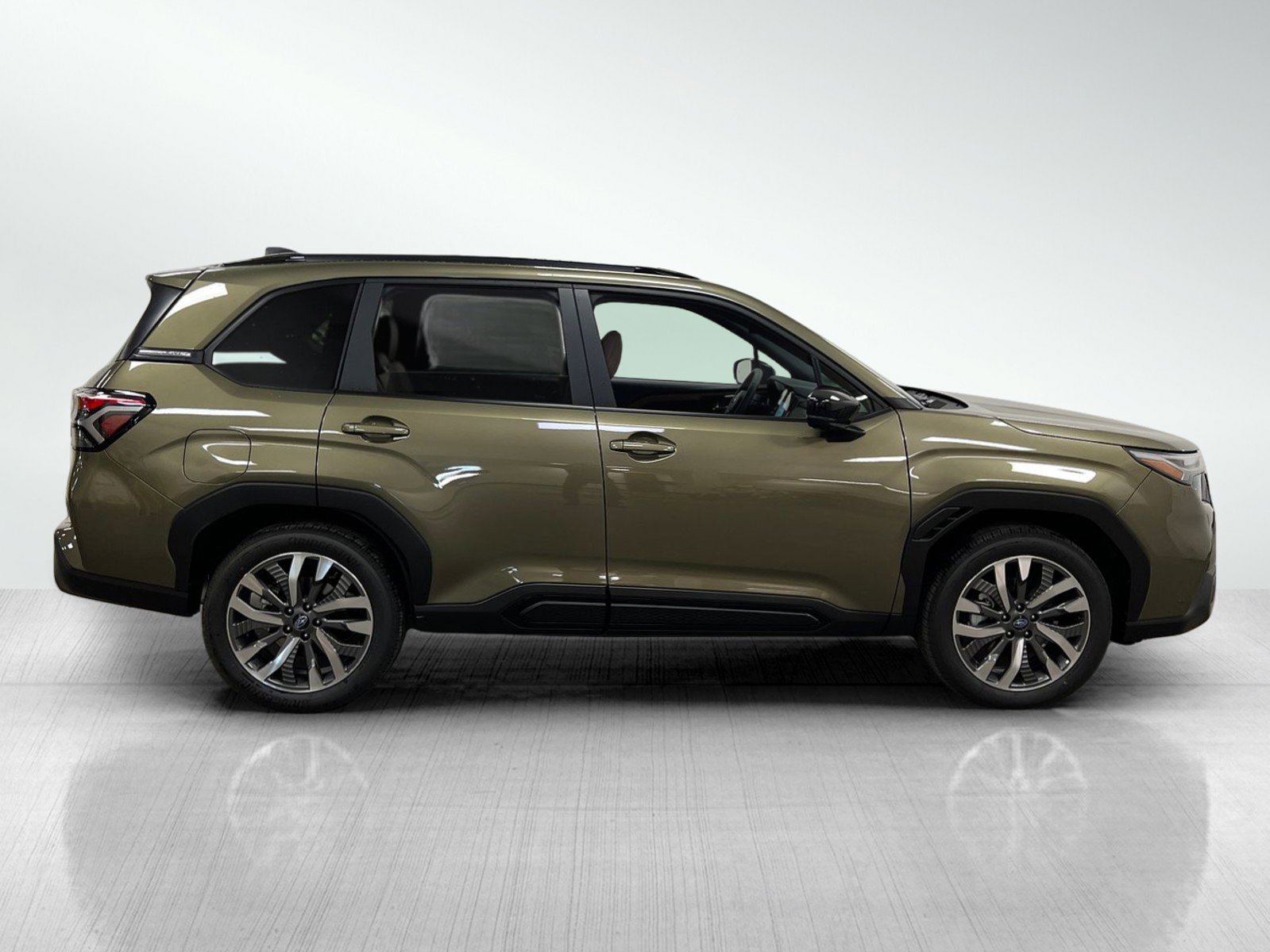 New 2025 Subaru Forester Touring image 4
