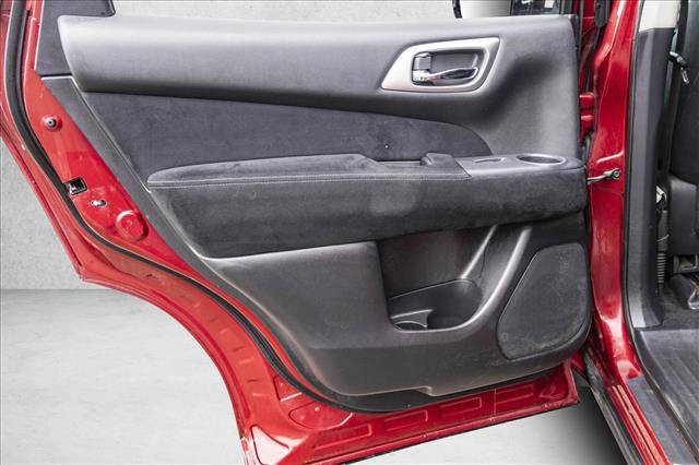 Used 2015 Nissan Pathfinder S image 21
