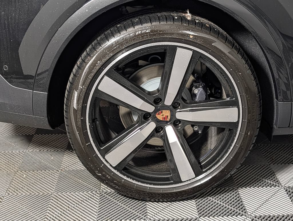 New 2026 Porsche Cayenne AWD/4WD image 13
