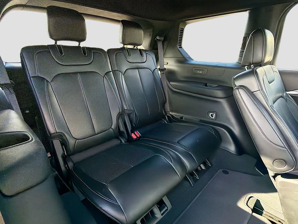 Used 2024 Jeep Grand Cherokee L Limited w/ Luxury Tech Group II image 24