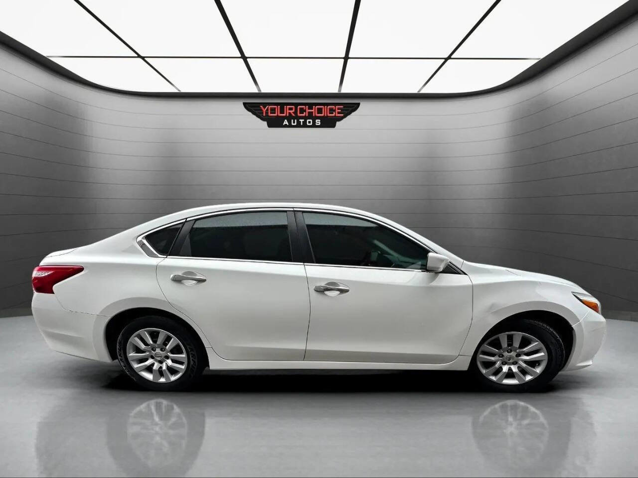 Used 2017 Nissan Altima 2.5 S w/ Power Driver Seat Package image 6