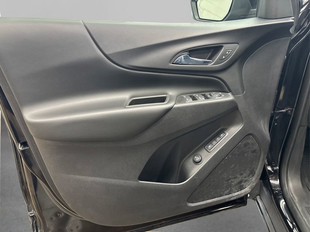 Used 2020 Chevrolet Equinox LT w/ Midnight Edition image 23