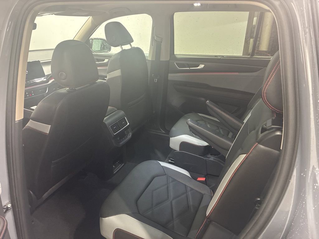 Used 2025 Volkswagen Atlas Peak Edition SE image 6