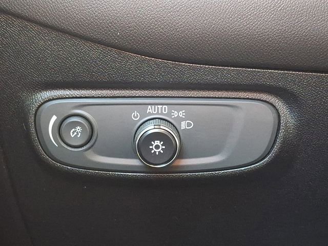 Used 2018 Chevrolet Equinox LT image 23