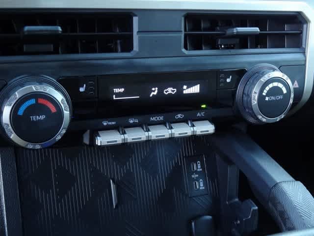 Used 2025 Toyota Tacoma SR5 AWD/4WD image 20