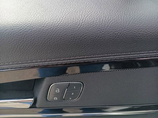 Used 2022 Lincoln Nautilus AWD w/ Premium Package image 12